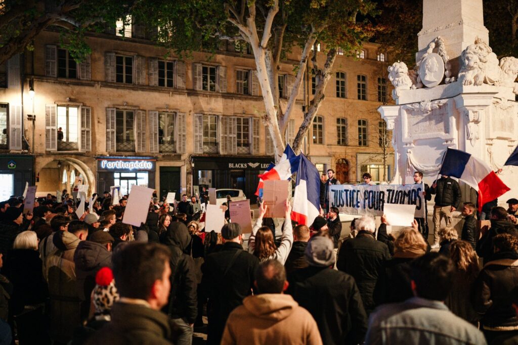 Tenesoun - manifestation pour Thomas à la Rotonde d'Aix